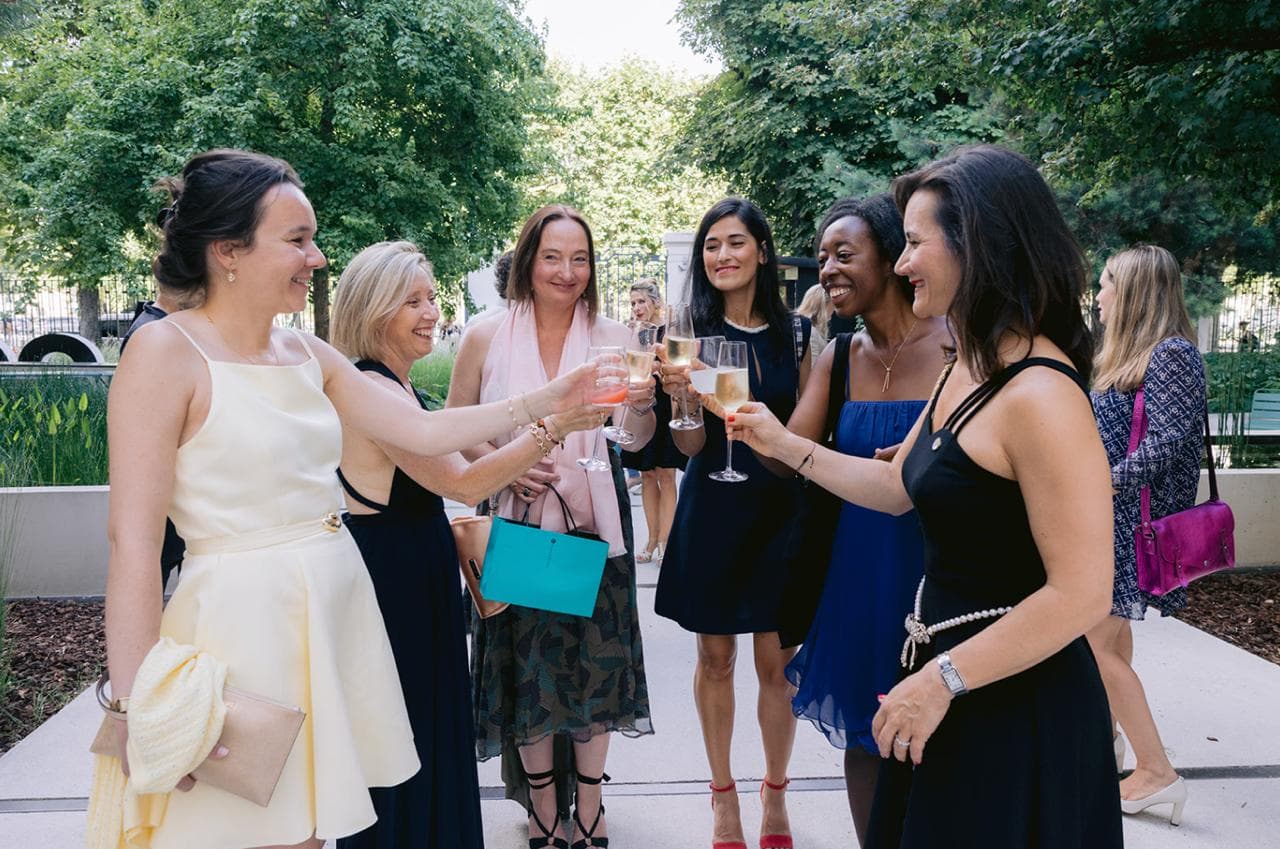 Cocktail dans les jardins entre membres The Circle, Legend Ladies Night 2026