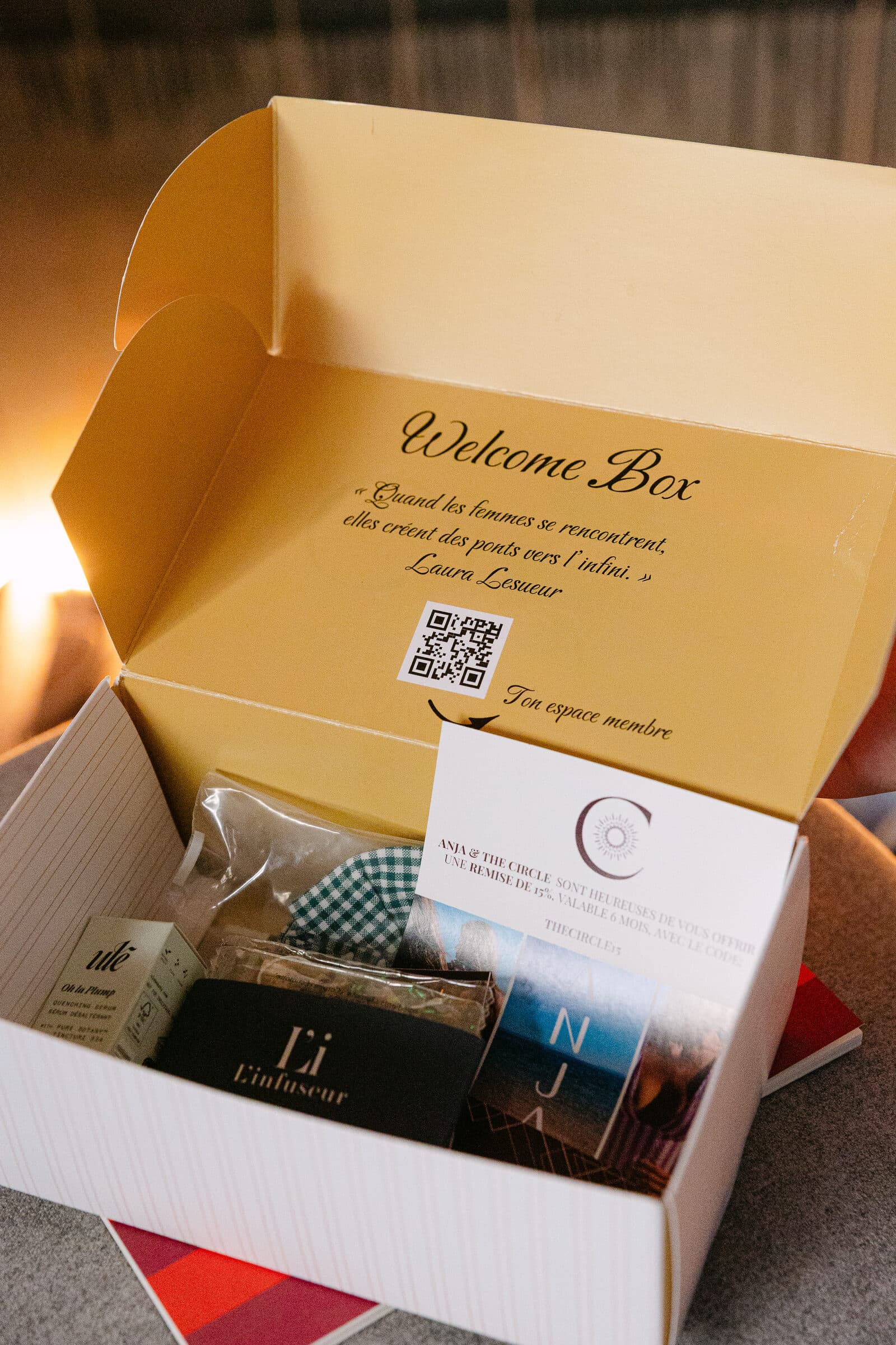 Welcome Box The Circle ouverte avec sa sélection de produits