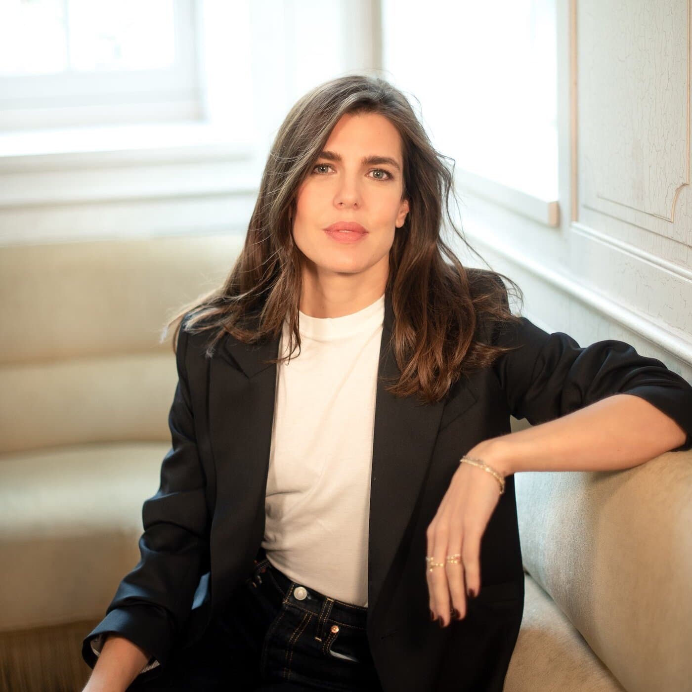REDIFFUSION #16 SAISON 15: CHARLOTTE CASIRAGHI - FAIRE DE SES FÊLURES DES SOURCES DE CRÉATIVITÉ